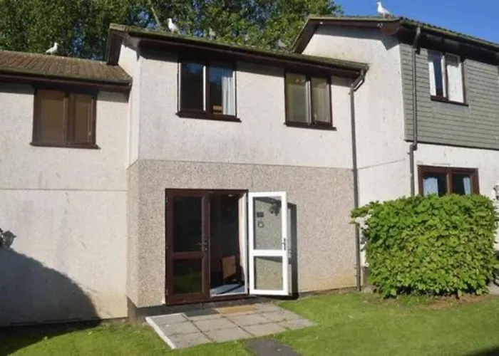 37 Strawberry Hill, Hayle
